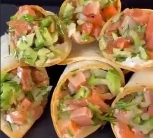 Закуска с красной рыбой к обеду