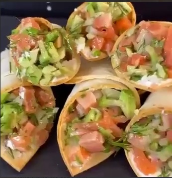 Закуска с красной рыбой к обеду