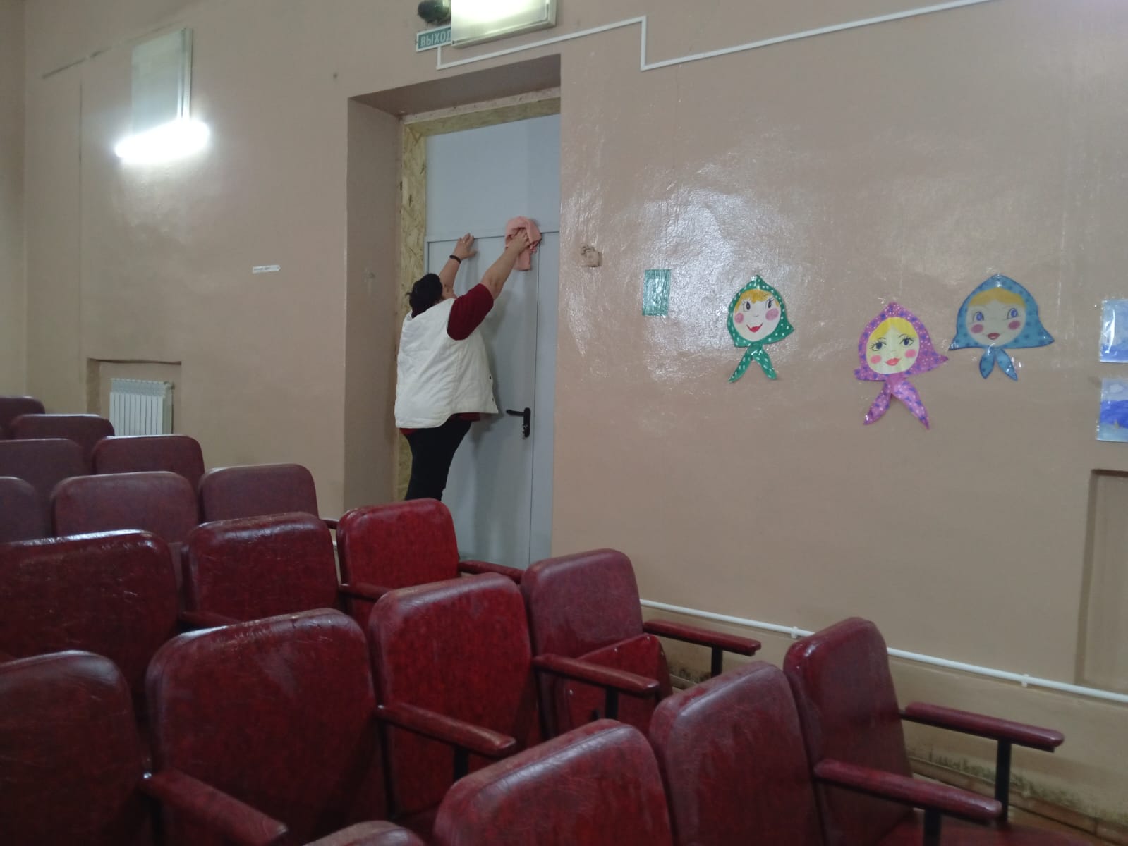 В Кузнецком районе сельский ДК получил частичный ремонт