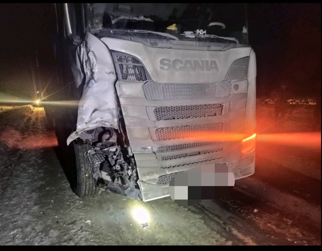 Появились подробности столкновения фуры и трактора в Городищенском районе