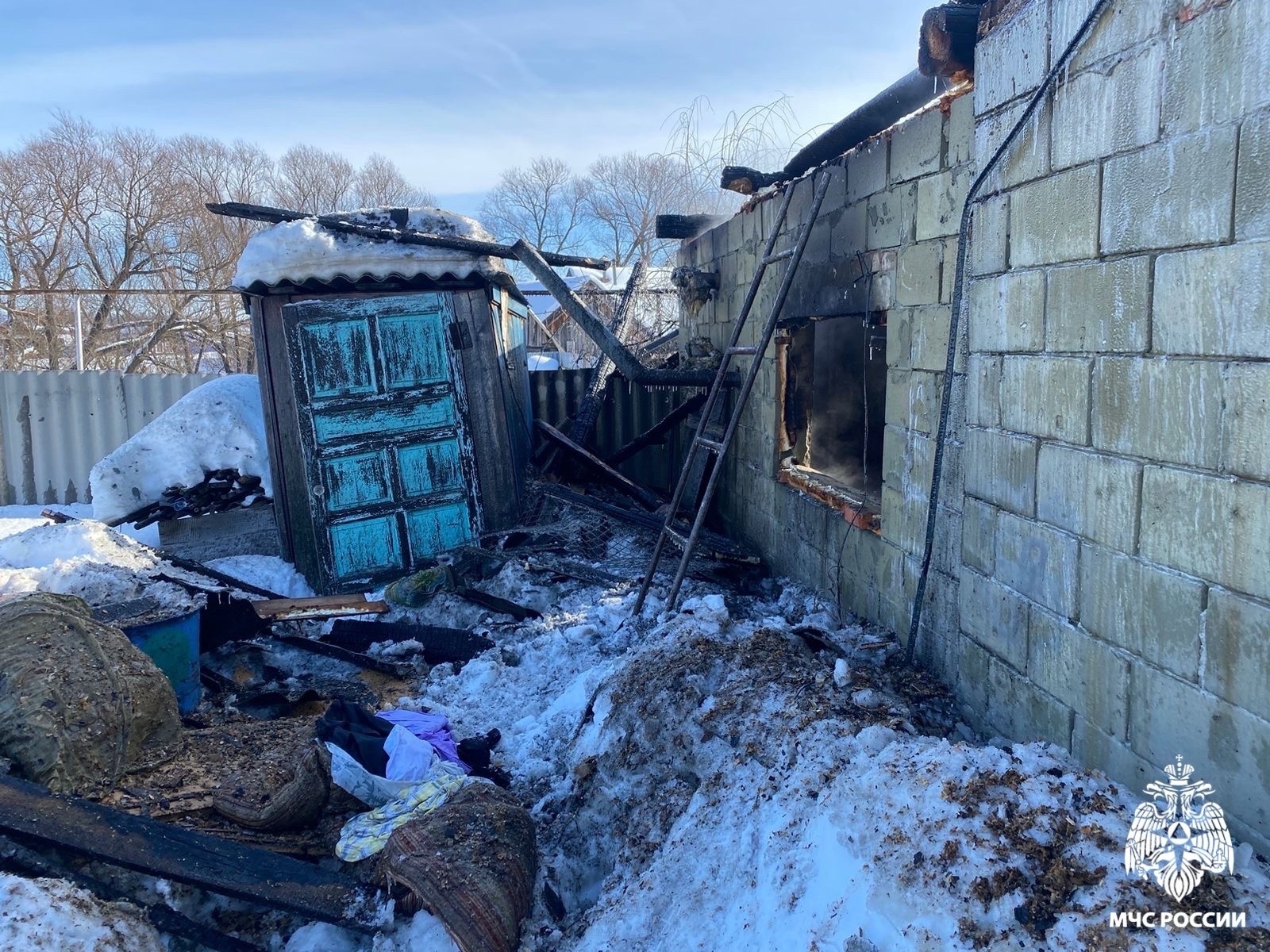 В Кузнецком районе утренний пожар тушили 9 человек