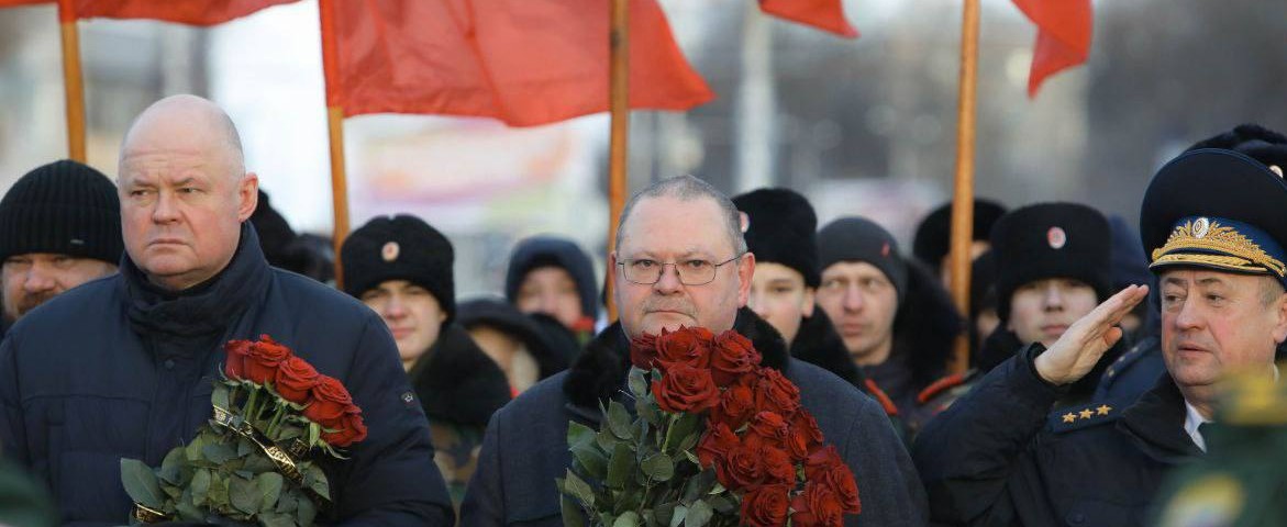 Олег Мельниченко 23 февраля почтил память защитников Отечества