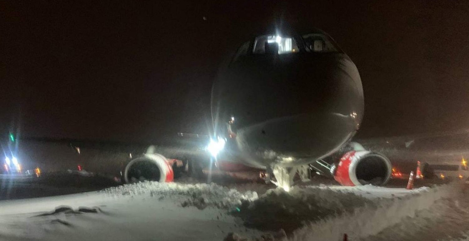 Вип-пассажиров самолета, попавшего в аварию, отправили в Москву из пензенского аэропорта