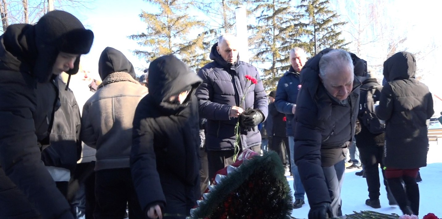 В Кузнецке почтили память земляков, погибших в Афганистане