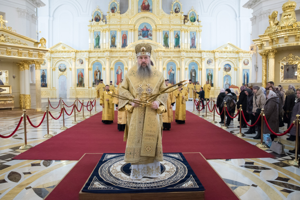 Митрополит Серафим призвал молиться о погибших и пострадавших в Красногорске