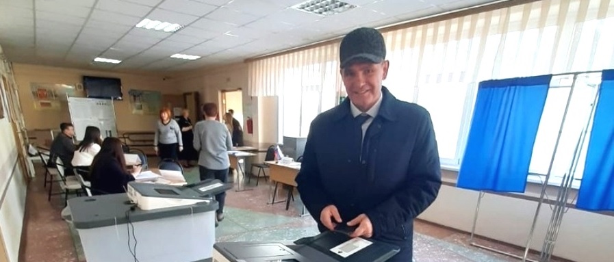 Владимир Мутовкин проголосовал на выборах президента России