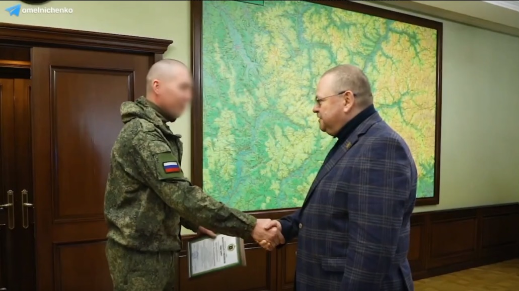 Олег Мельниченко встретился с бойцом СВО с позывным «Тихий»