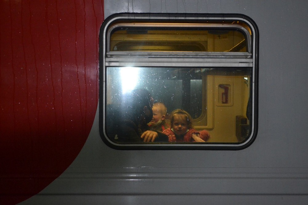 Олег Мельниченко навестит детей из Белгорода в пунктах размещения