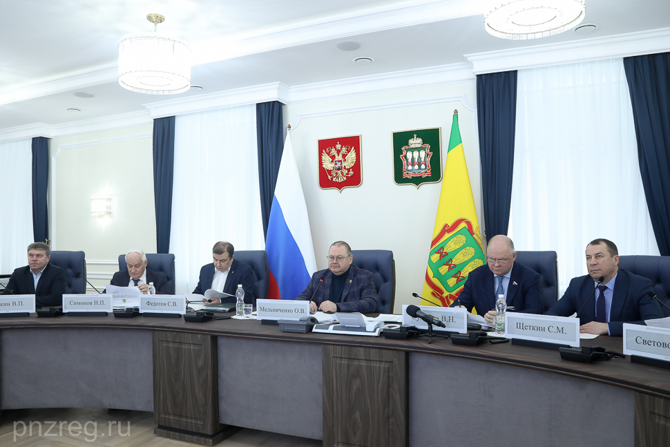 Олег Мельниченко поручил готовить кадры для по востребованным специальностям