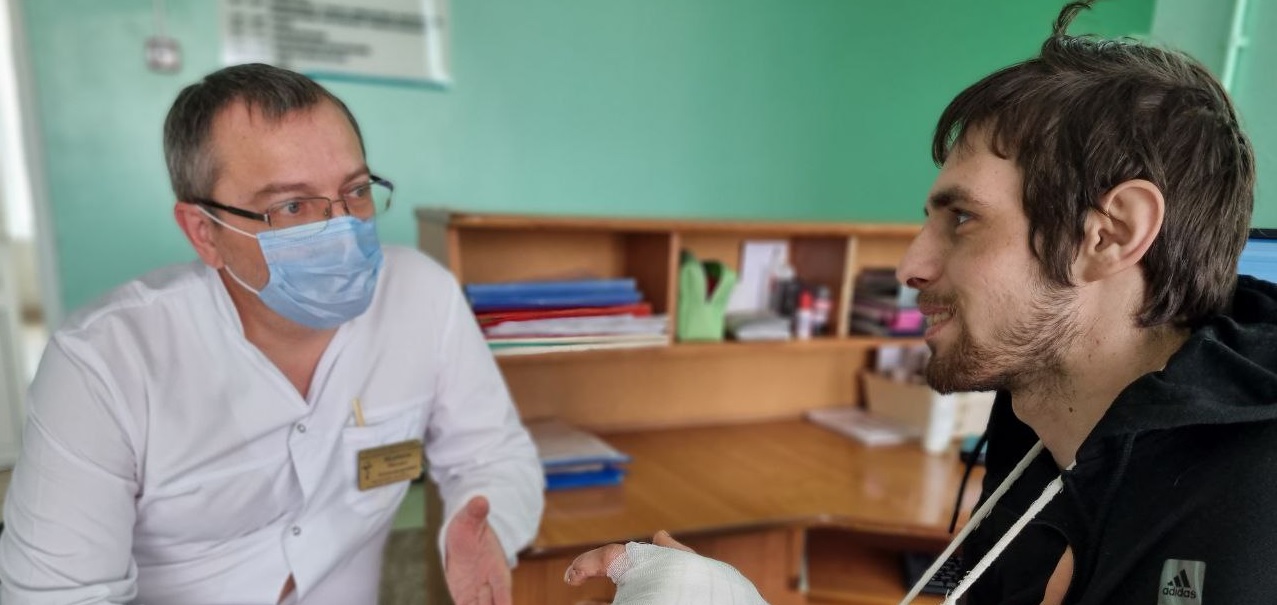 Житель Кузнецка с пришитыми пальцами сможет восстановиться спустя полгода