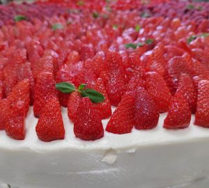 ПП-тортик с клубникой на 150 килокалорий без муки