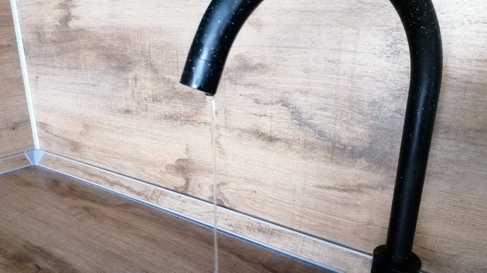 Кузнечан предупреждают об опасности воды из-под крана во время паводка