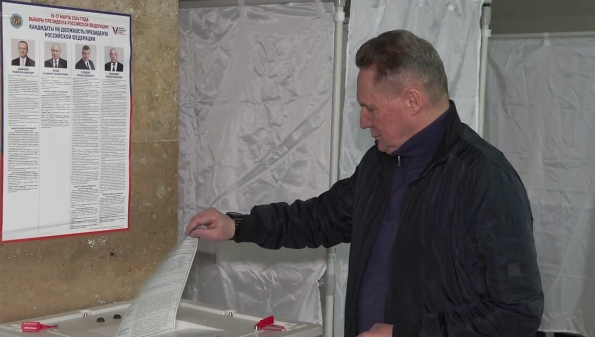 Пензенцы проголосовали в подшефном Токмаке