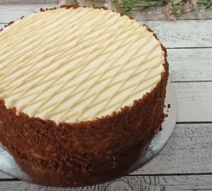 Очень простой и вкусный морковный торт