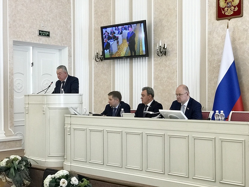 Вадим Супиков отметил важные для граждан законы XV сессии Заксобрания