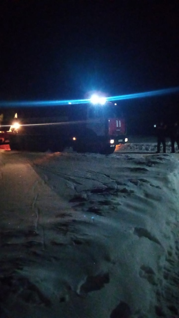 В Лопатинском районе огонь уничтожил надворные постройки