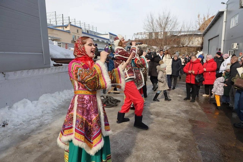 Ольга Изранова: "Масленицу традиционно встретили вместе"