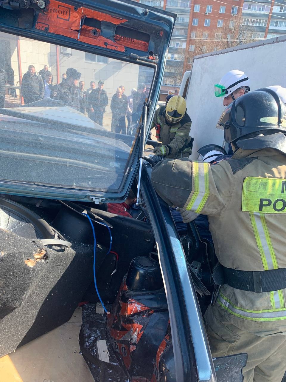 В Пензе спасатели помогли человеку, пострадавшему в ДТП на Гагаринском путепроводе