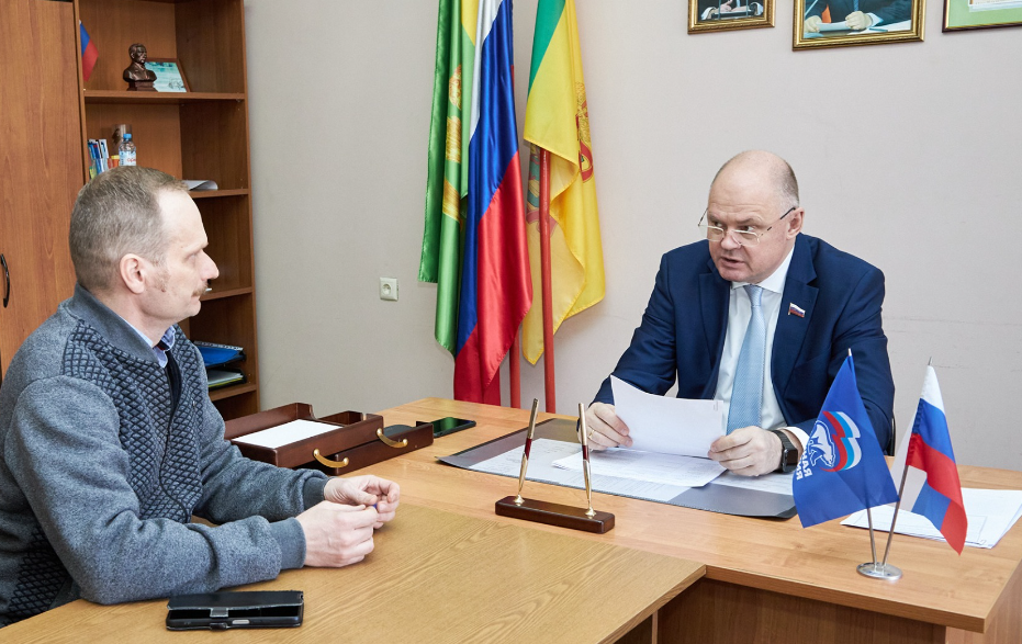 Вадим Супиков взял на контроль обращения граждан