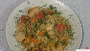 Булгур с курицей и овощной смесью
