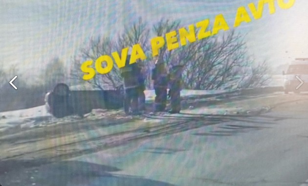 В Пензенской области автоледи перевернулась на иномарке