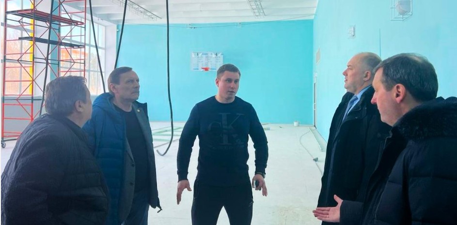 В школе №220 в Заречном ремонт пообещали завершить к середине апреля