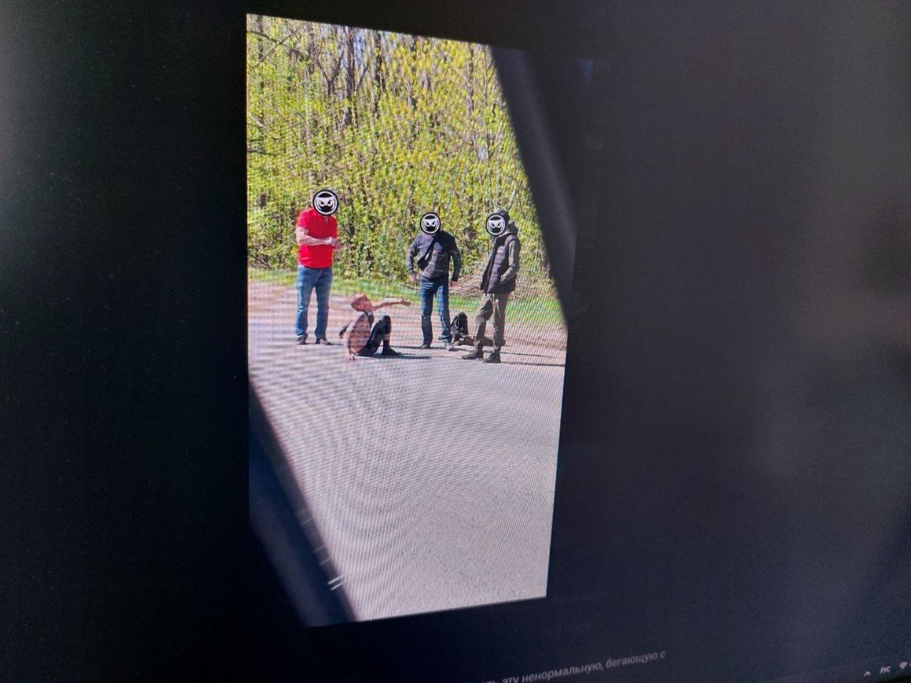 В Пензе женщина бегала по дороге с молотком и пневматикой