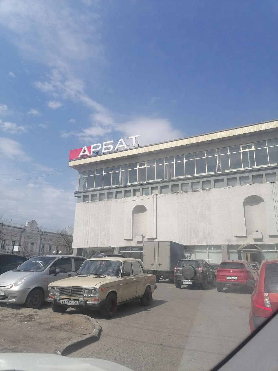 В Пензе после эвакуации вновь открыли торговые центры