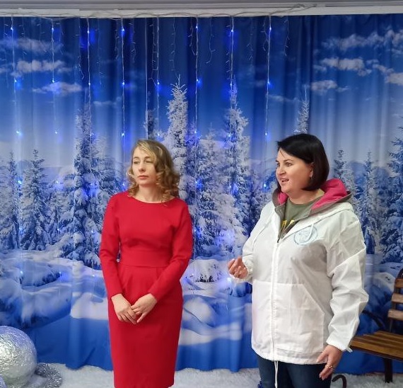 Ольга Чистякова передала в Пологи гуманитарную помощь