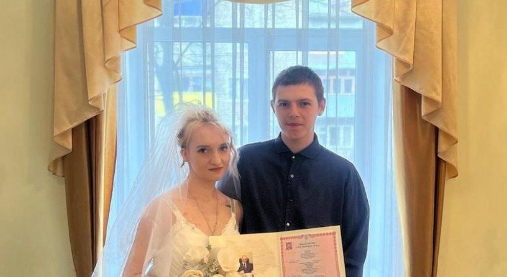 В Кузнецке молодожены стали 100-й парой, заключившей брак в Год семьи