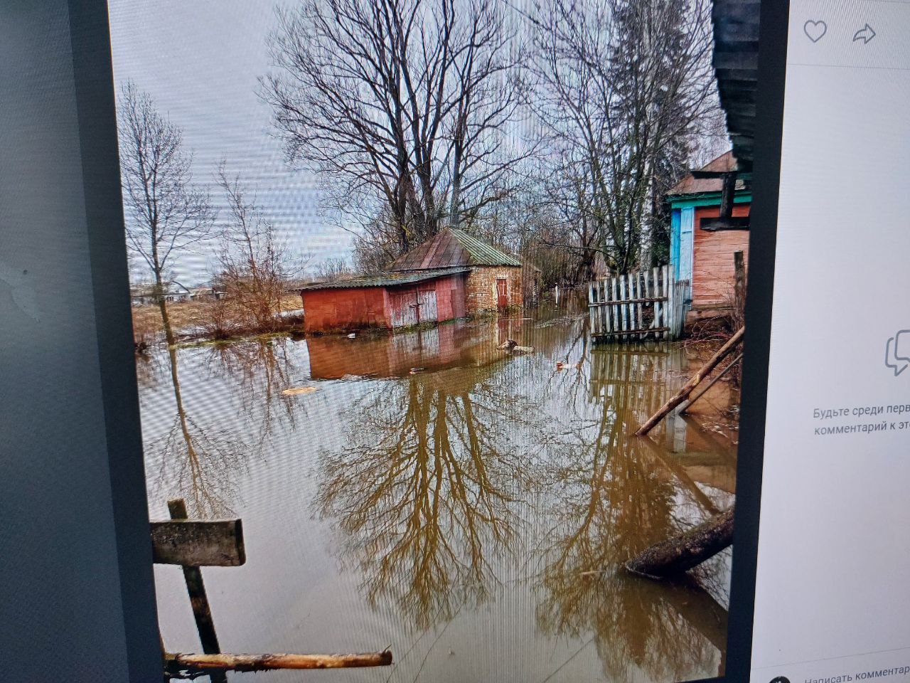 В Нижнеломовском районе паводковая вода затопила село