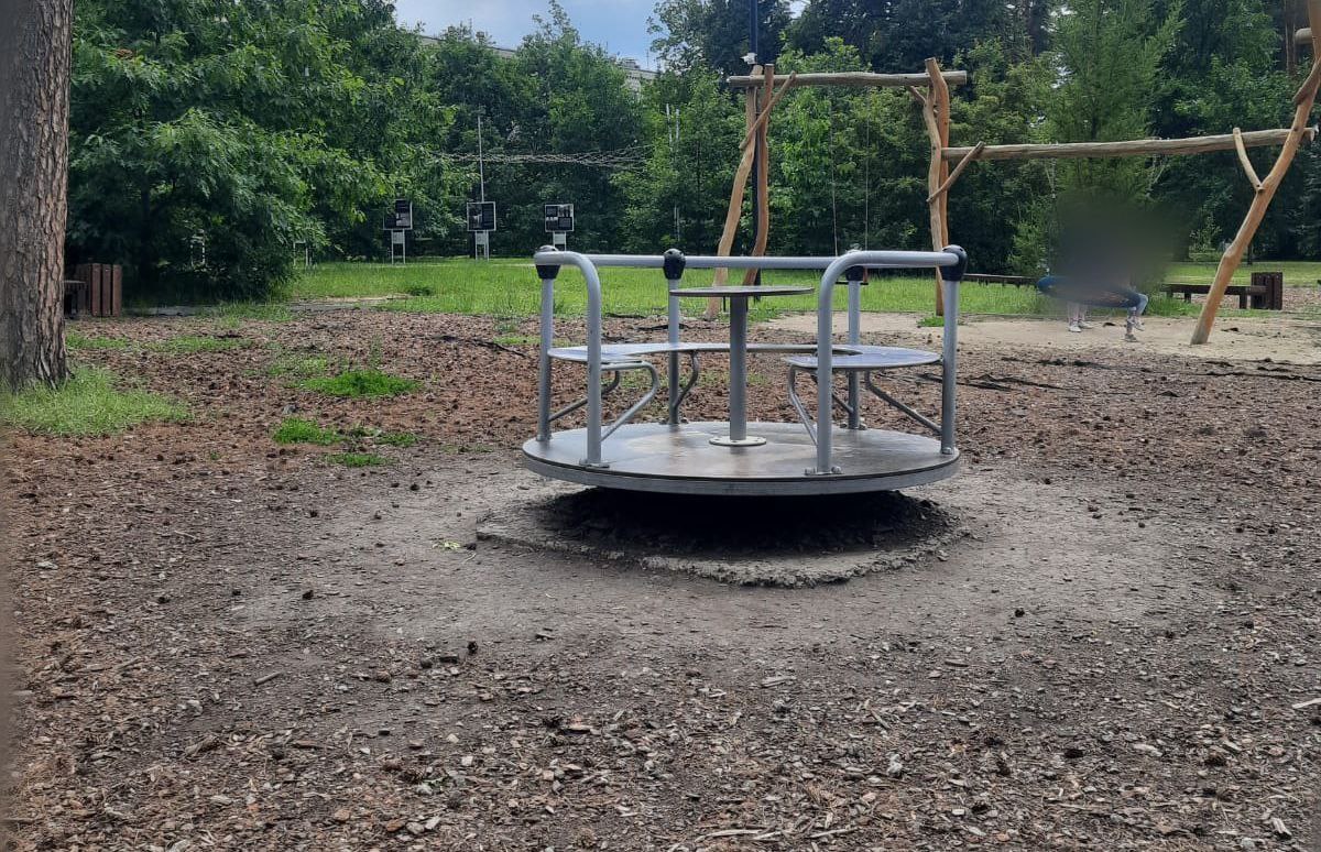 В Заречном неисправная карусель сломала руку 12-летнему мальчику