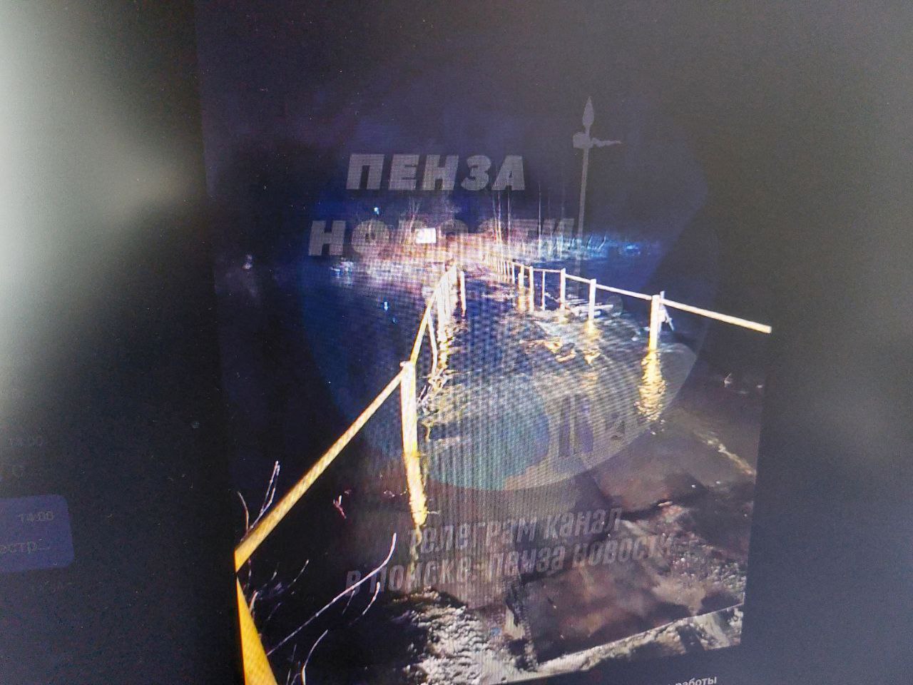 В Бессоновском районе жителей отрезало от цивилизации из-за затопленного моста