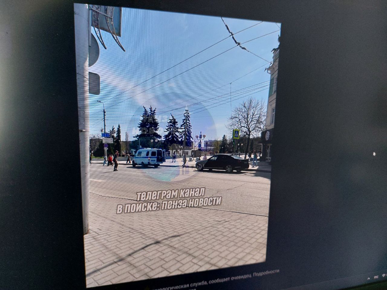 В Пензе к торговым центрам приехала полиция, людей эвакуируют