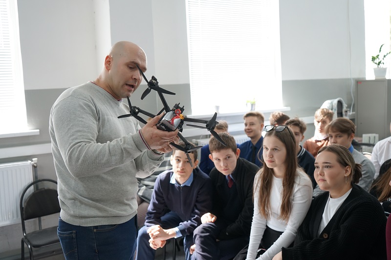 Пензенских школьников познакомили с промышленным производством