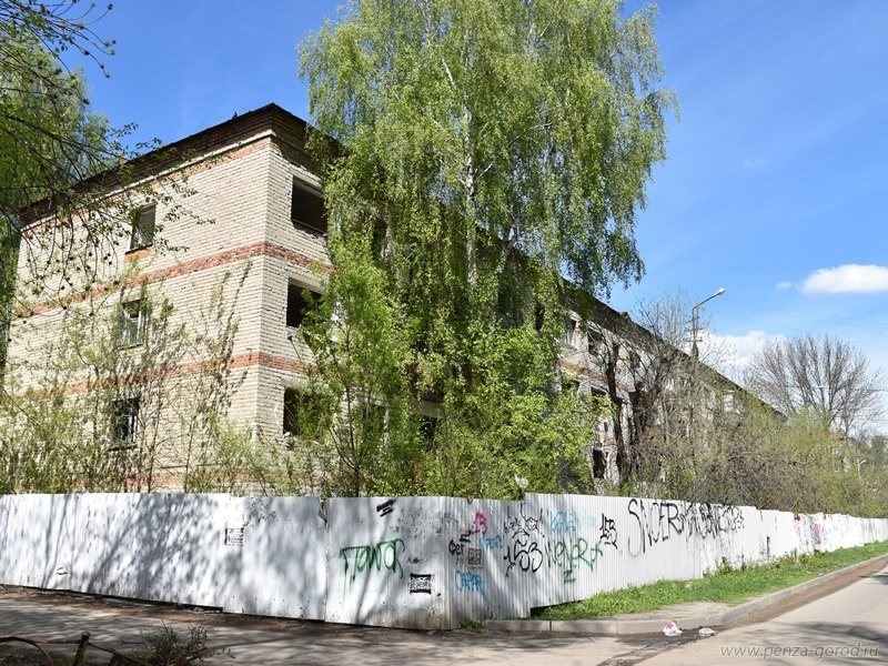 В Пензе начали разбирать обрушившийся дом на улице Ударная, 35