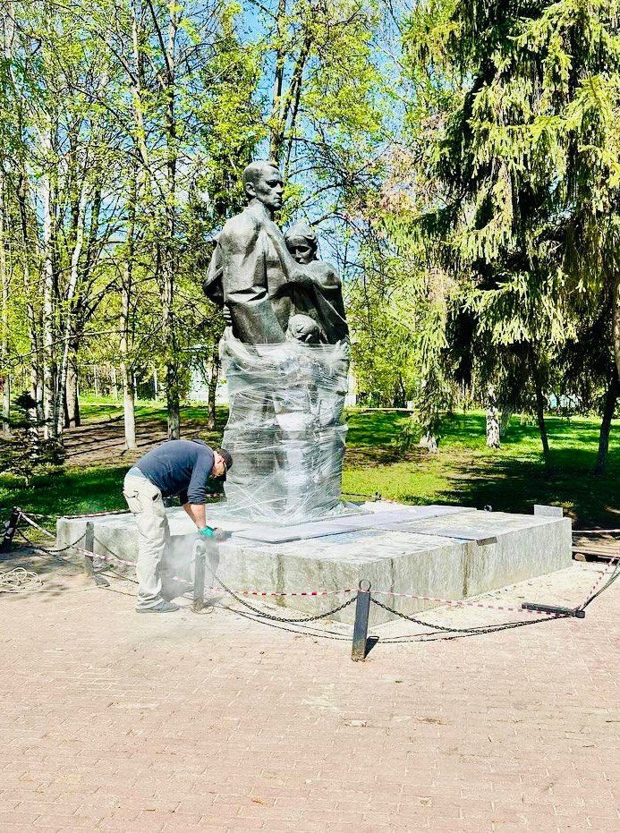 Как в Пензе идет ремонт памятника «Проводы»