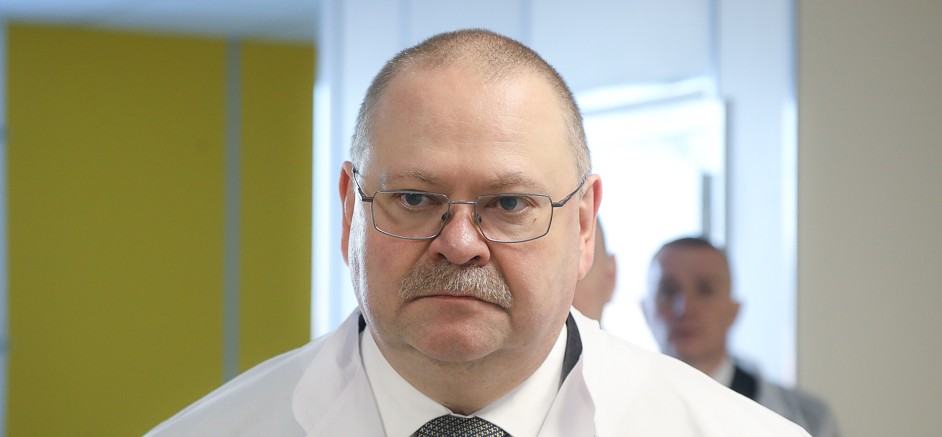 Олег Мельниченко пообещал продолжить оснащение больниц современной аппаратурой