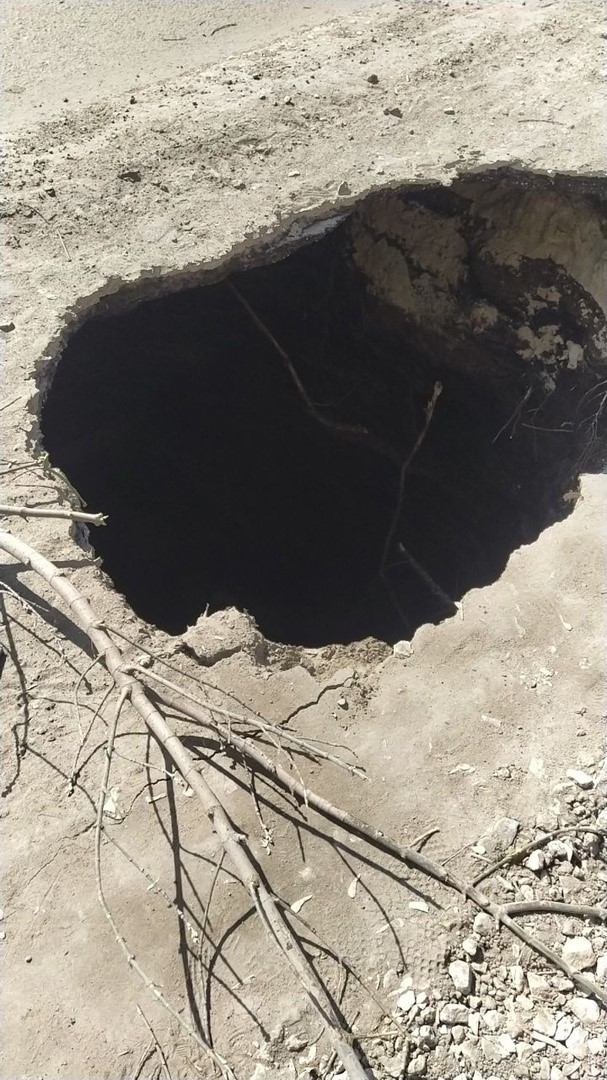 В Кузнецке закрыли дорогу на улице Белинского из-за обрушения асфальта