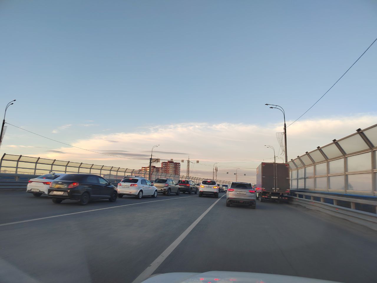 В Пензе мост, Измайлова и Антонова превратились в сплошную пробку из-за строительства дороги