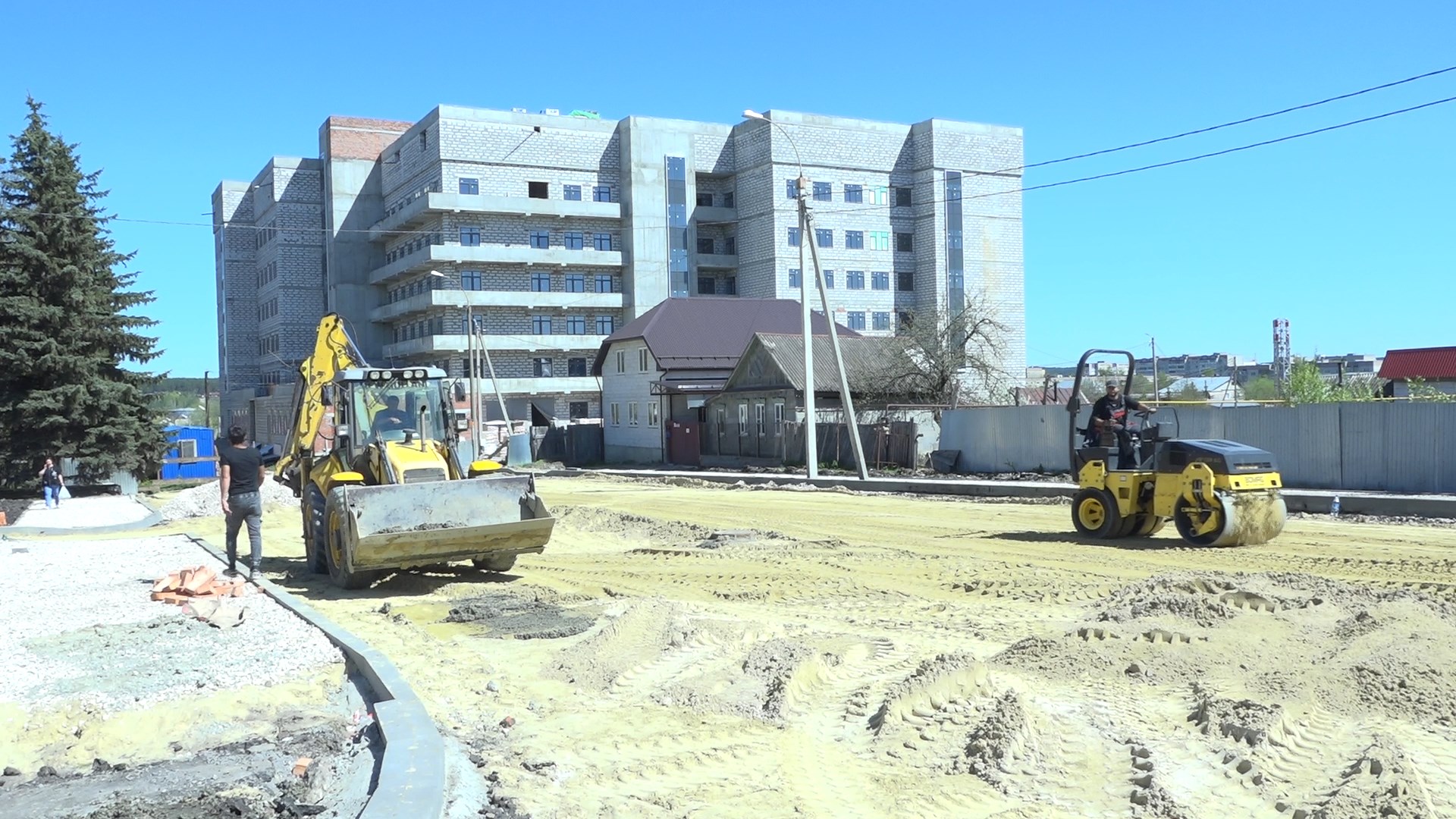 Как в Кузнецке ремонтируют подъезд к межрайонной больнице