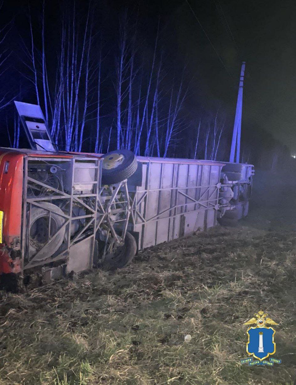 Автобус с юными хоккеистами перевернулся по пути в Пензу