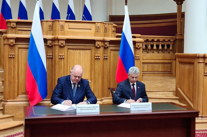 В Санкт-Петербурге подписано Соглашение о взаимодействии пензенских и запорожских парламентариев