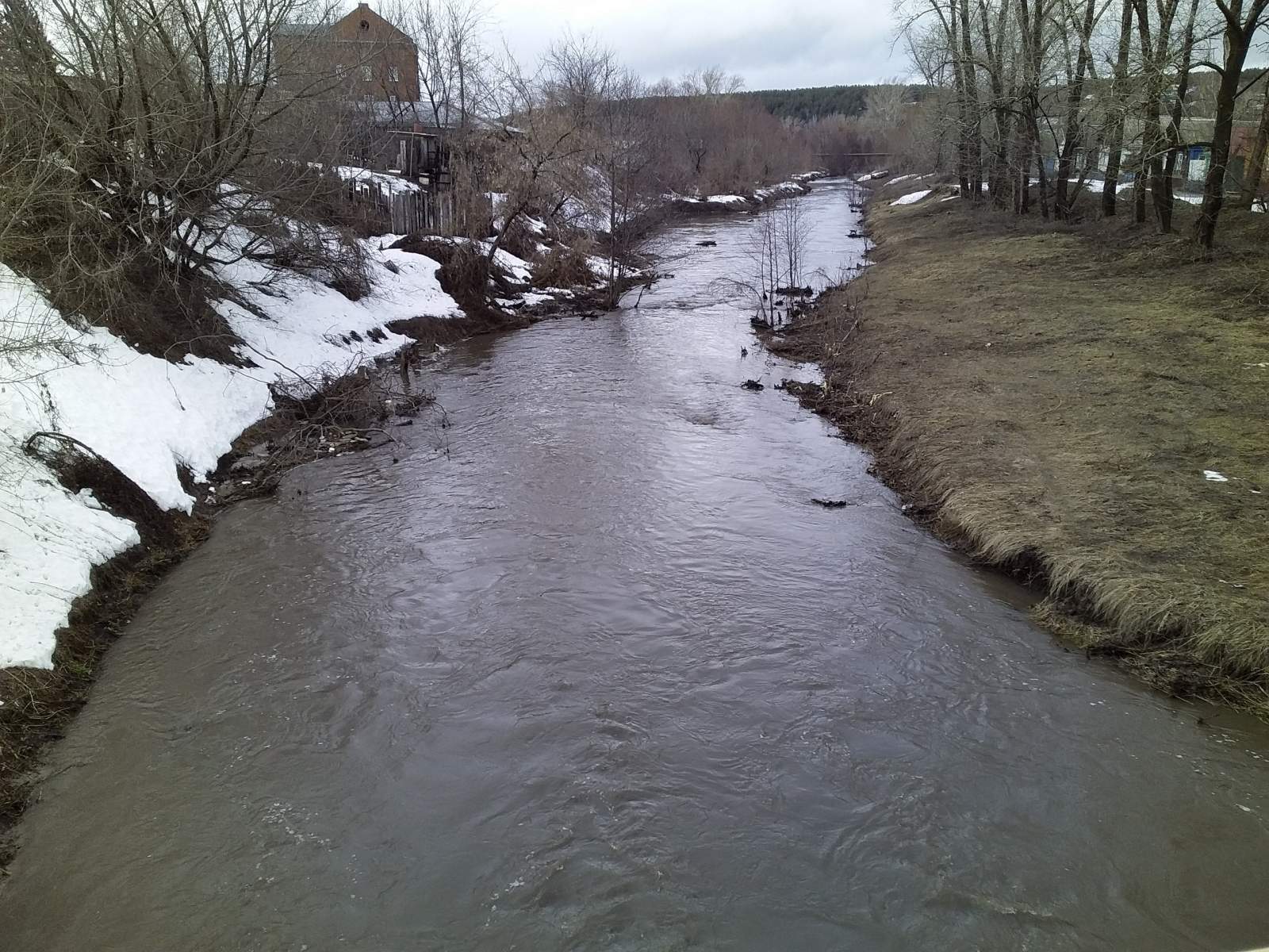В Кузнецке наблюдается подъем уровня воды в реке Труев