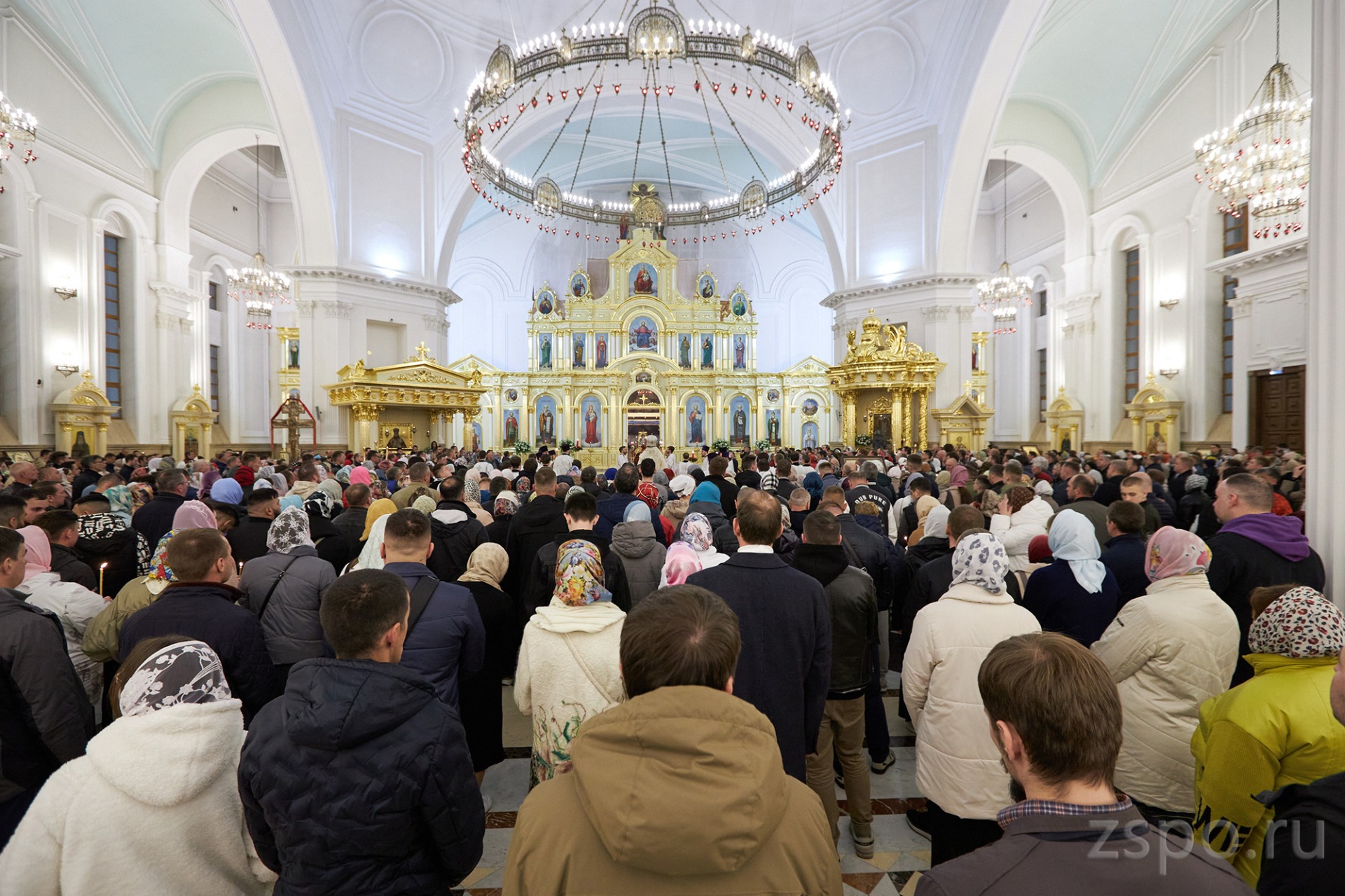 Вадим Супиков принял участие в пасхальном богослужении в Спасском соборе