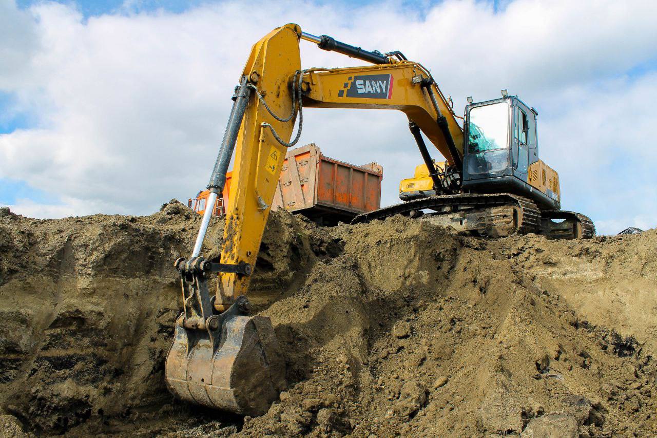 Олег Мельниченко рассказал о ходе строительства дорог в Спутнике и Арбекове