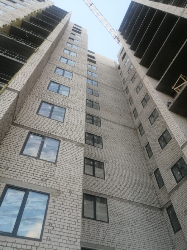 В Пензе каменщик выжил после падения с 13 этажа