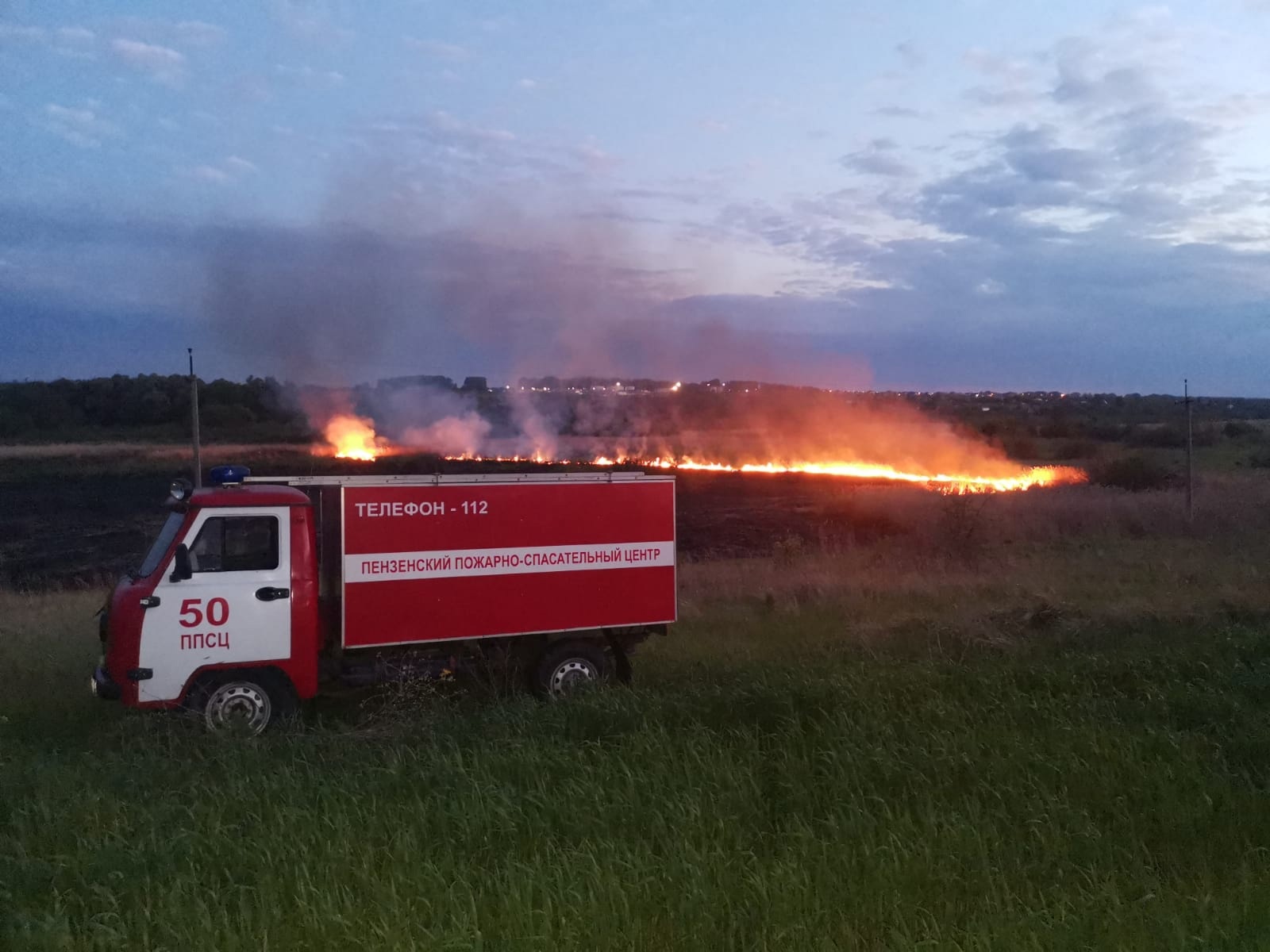 В Бессоновском районе огонь распространился на площади в 4 га