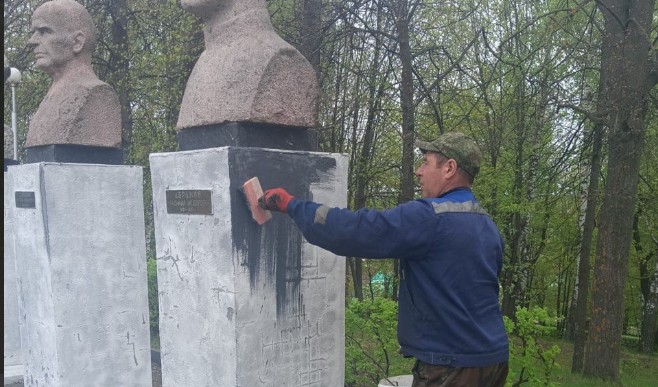 В Кузнецке ко Дню Победы облагораживают Холм славы