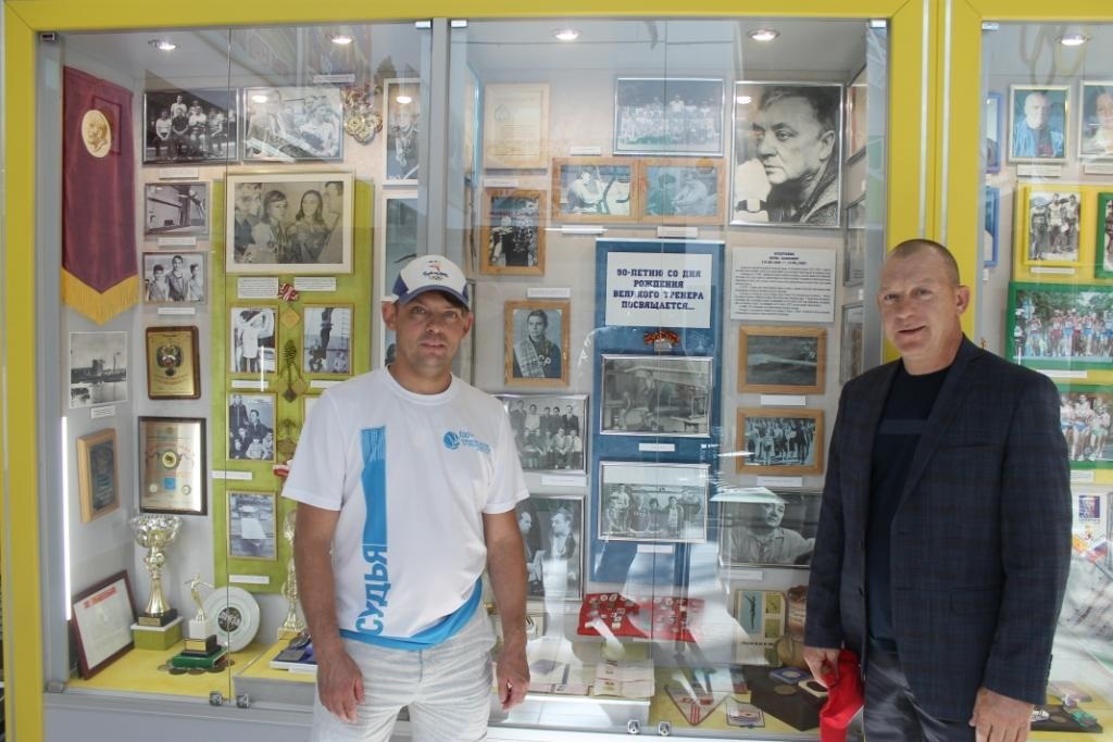 В Пензе олимпийские чемпионы прогулялись по музею спорта